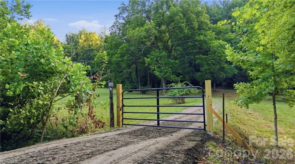 11526 US Highway 421 Purlear, NC 28665