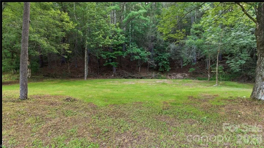 11526 US Highway 421 Purlear, NC 28665