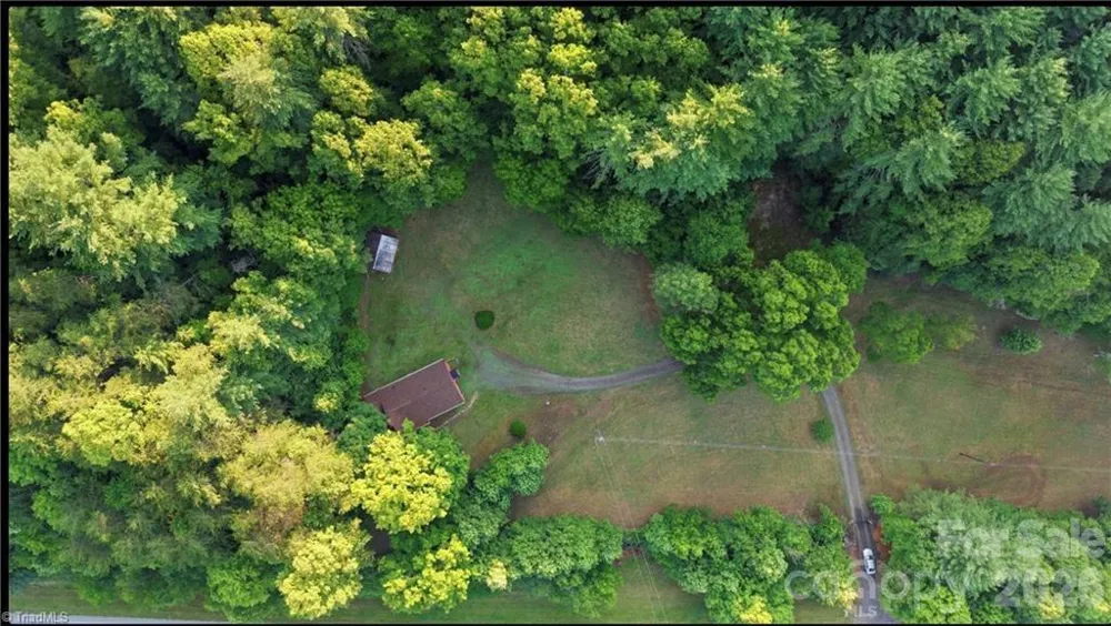11526 US Highway 421 Purlear, NC 28665