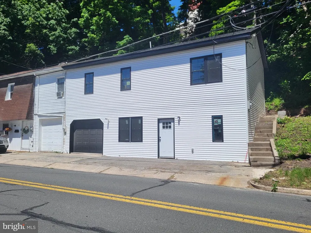 79 E WYOMISSING AVENUE Mohnton, PA 19540