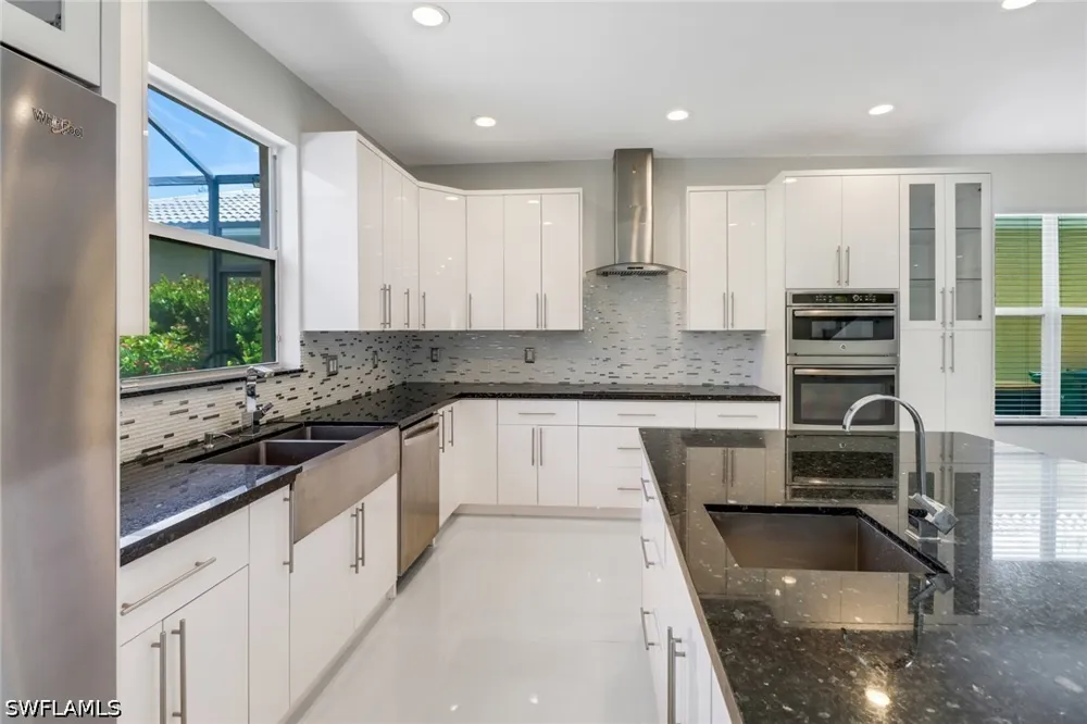 Laurel Lakes Way Naples, FL 34119