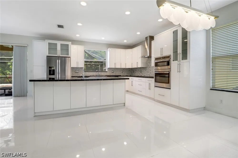 Laurel Lakes Way Naples, FL 34119