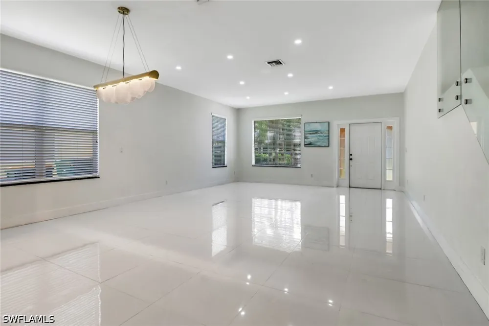 Laurel Lakes Way Naples, FL 34119