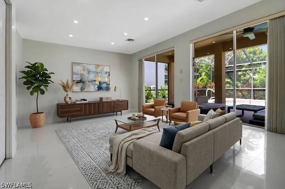 Laurel Lakes Way Naples, FL 34119