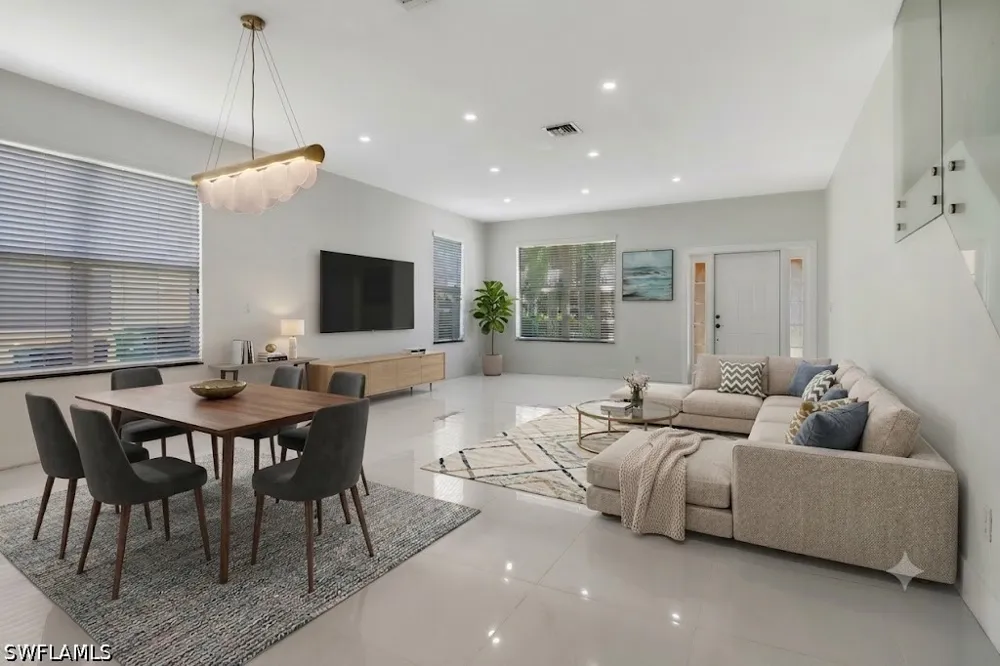 Laurel Lakes Way Naples, FL 34119