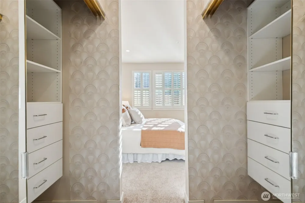 120 Newport Way NW #16 Issaquah, WA 98027