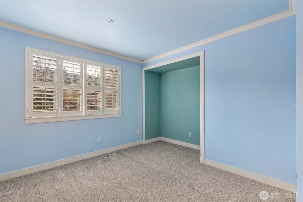 120 Newport Way NW #16 Issaquah, WA 98027