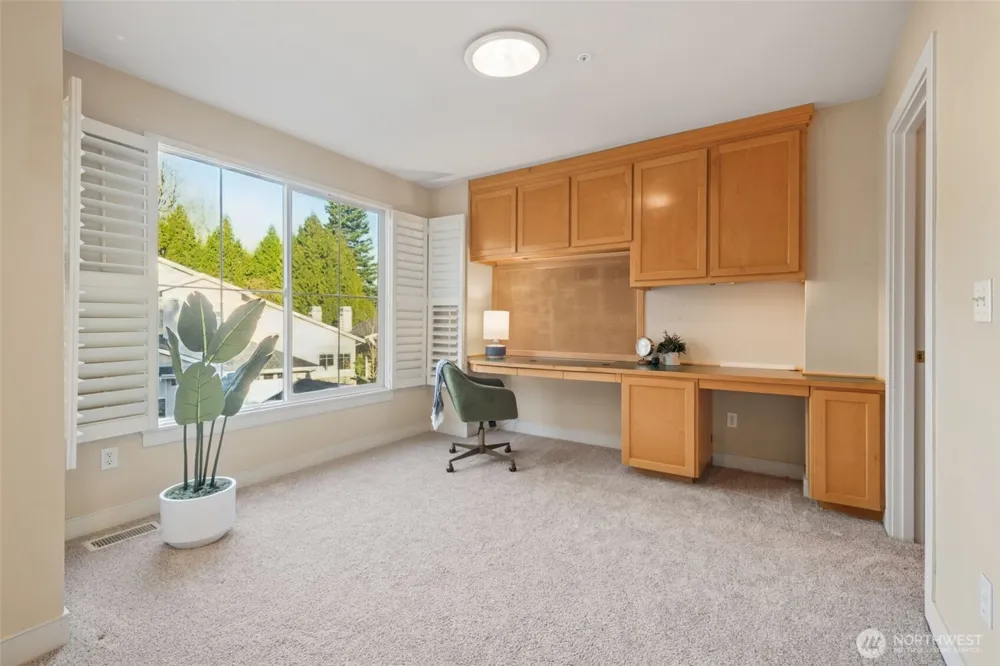 120 Newport Way NW #16 Issaquah, WA 98027
