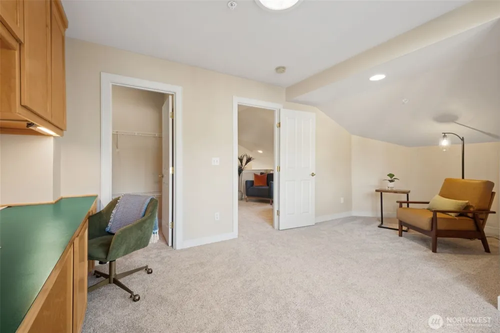 120 Newport Way NW #16 Issaquah, WA 98027