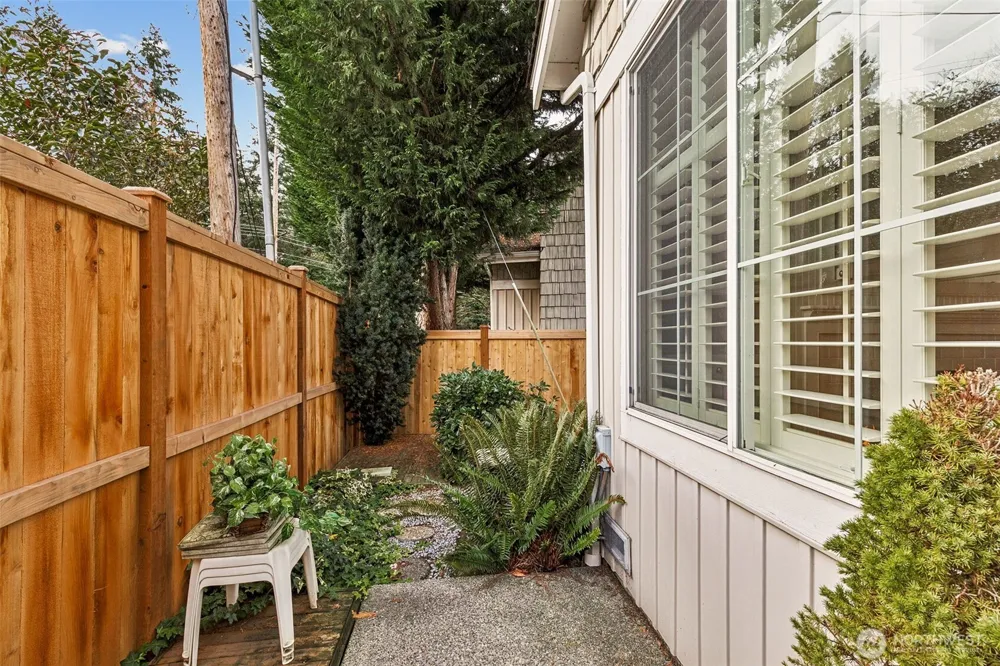 120 Newport Way NW #16 Issaquah, WA 98027