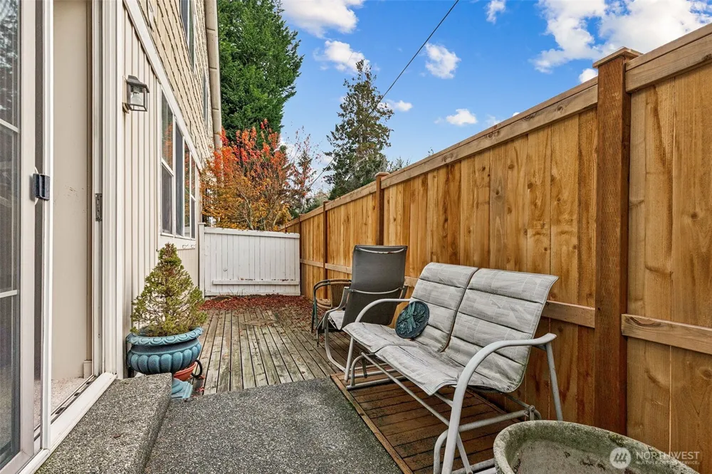 120 Newport Way NW #16 Issaquah, WA 98027