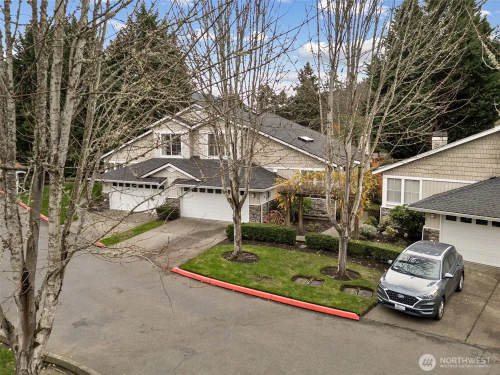 120 Newport Way NW #16 Issaquah, WA 98027