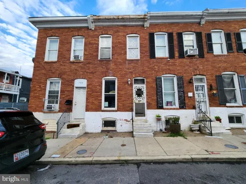 702 GLOVER STREET