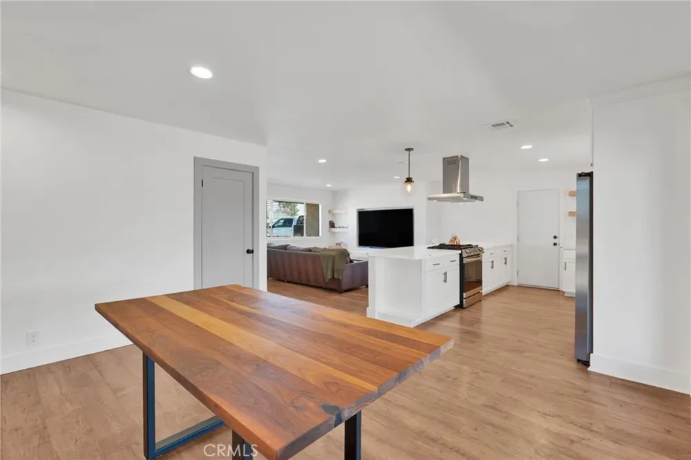 15075 Flathead Road Apple Valley, CA 92307