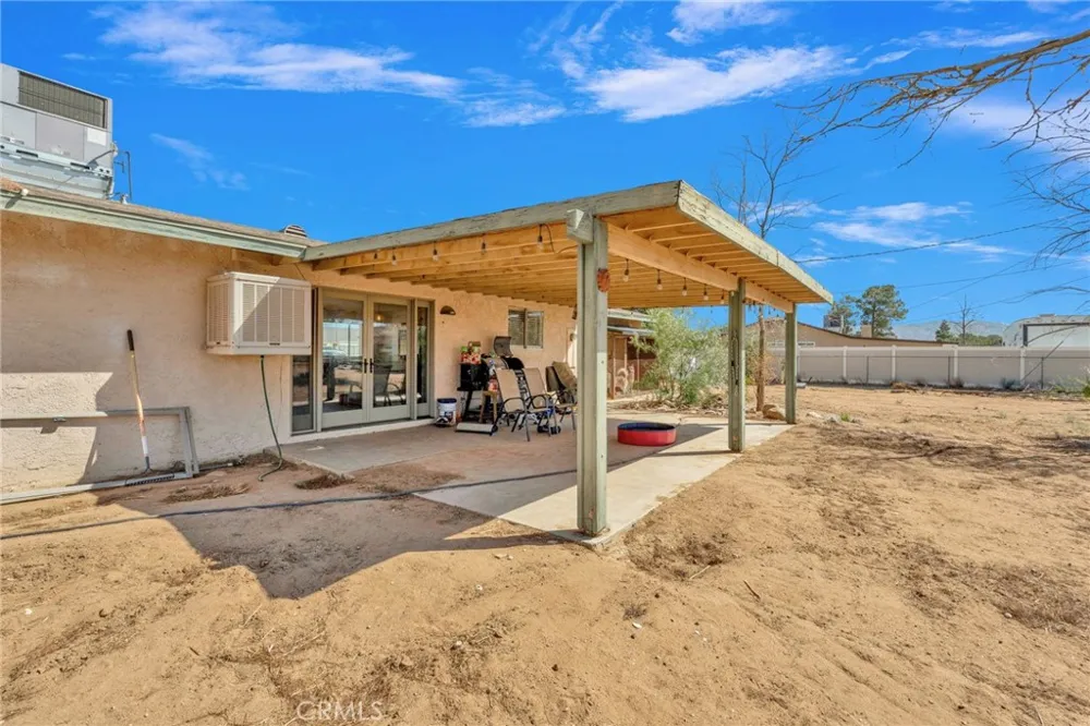 15075 Flathead Road Apple Valley, CA 92307