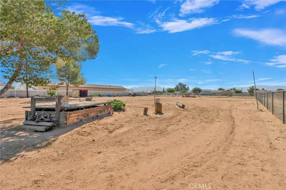15075 Flathead Road Apple Valley, CA 92307