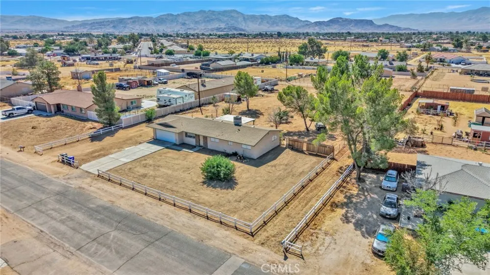 15075 Flathead Road Apple Valley, CA 92307
