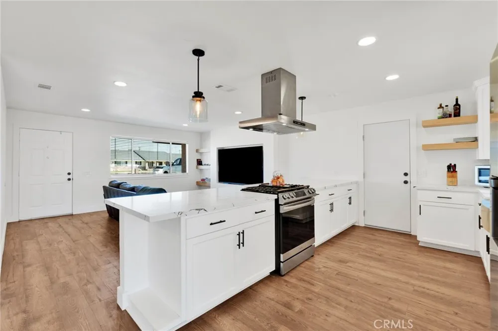 15075 Flathead Road Apple Valley, CA 92307