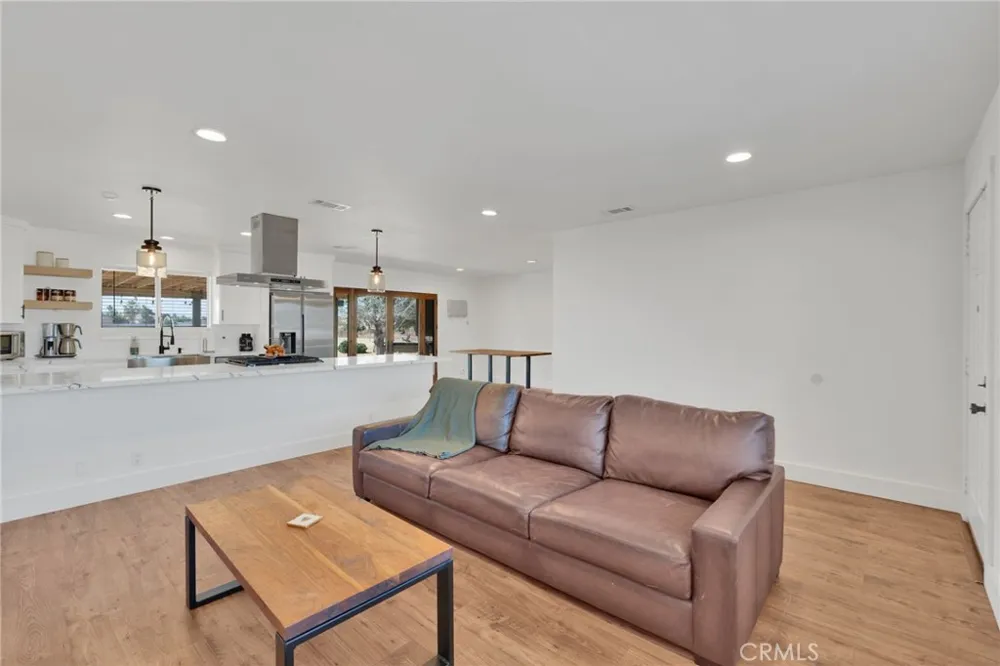 15075 Flathead Road Apple Valley, CA 92307