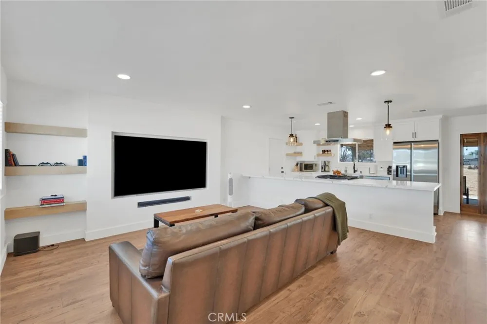 15075 Flathead Road Apple Valley, CA 92307
