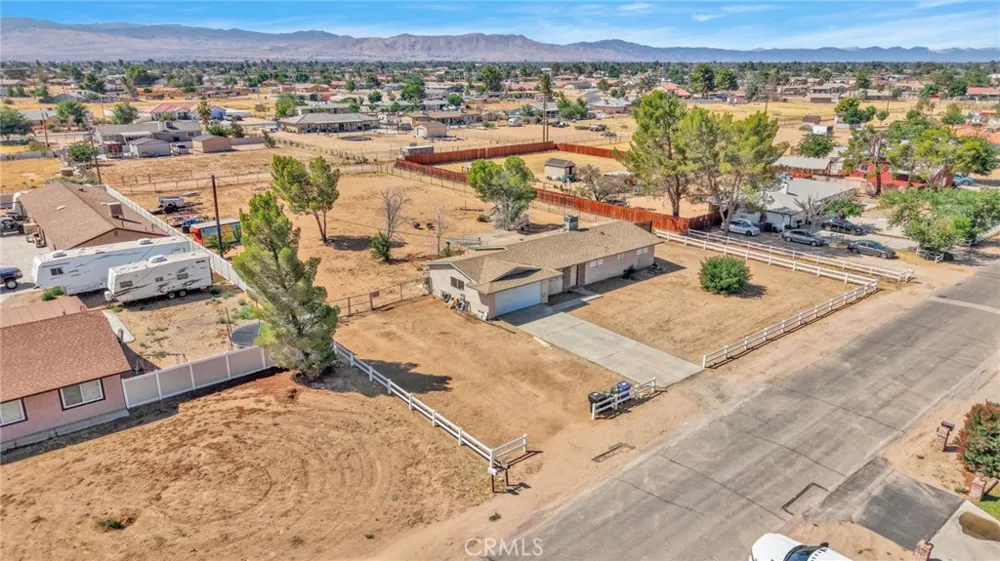 15075 Flathead Road Apple Valley, CA 92307