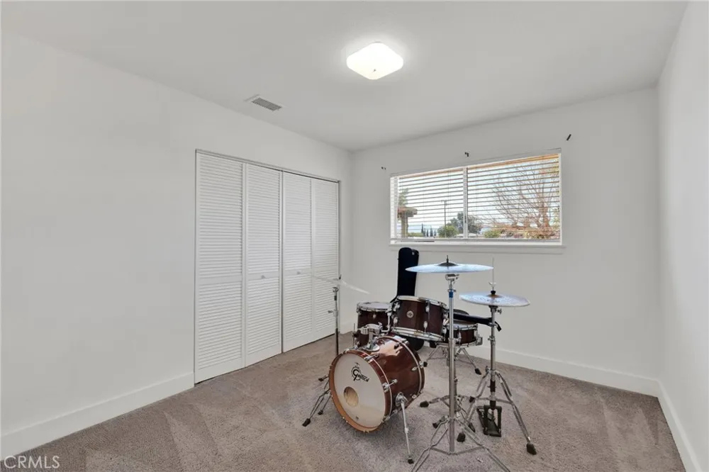 15075 Flathead Road Apple Valley, CA 92307