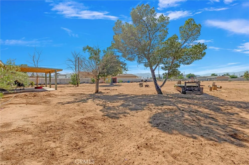 15075 Flathead Road Apple Valley, CA 92307