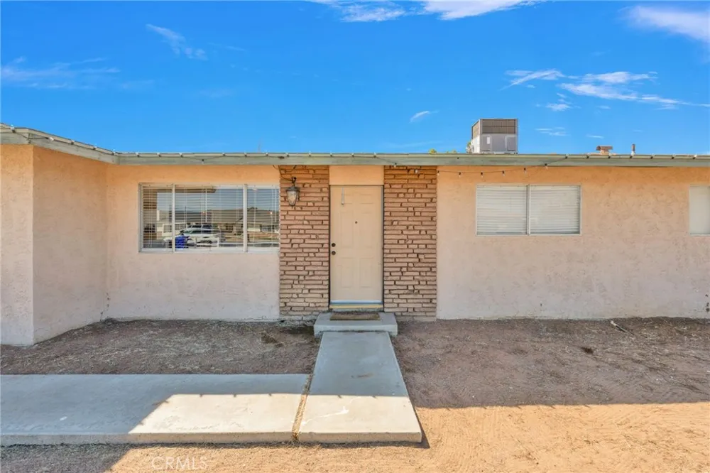 15075 Flathead Road Apple Valley, CA 92307