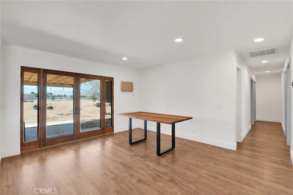 15075 Flathead Road Apple Valley, CA 92307