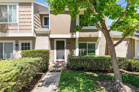 17 Hollowglen