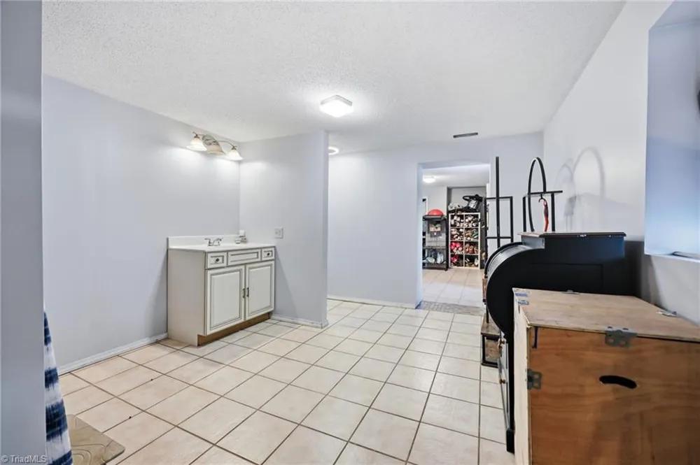 901 Decker Road Thomasville, NC 27360