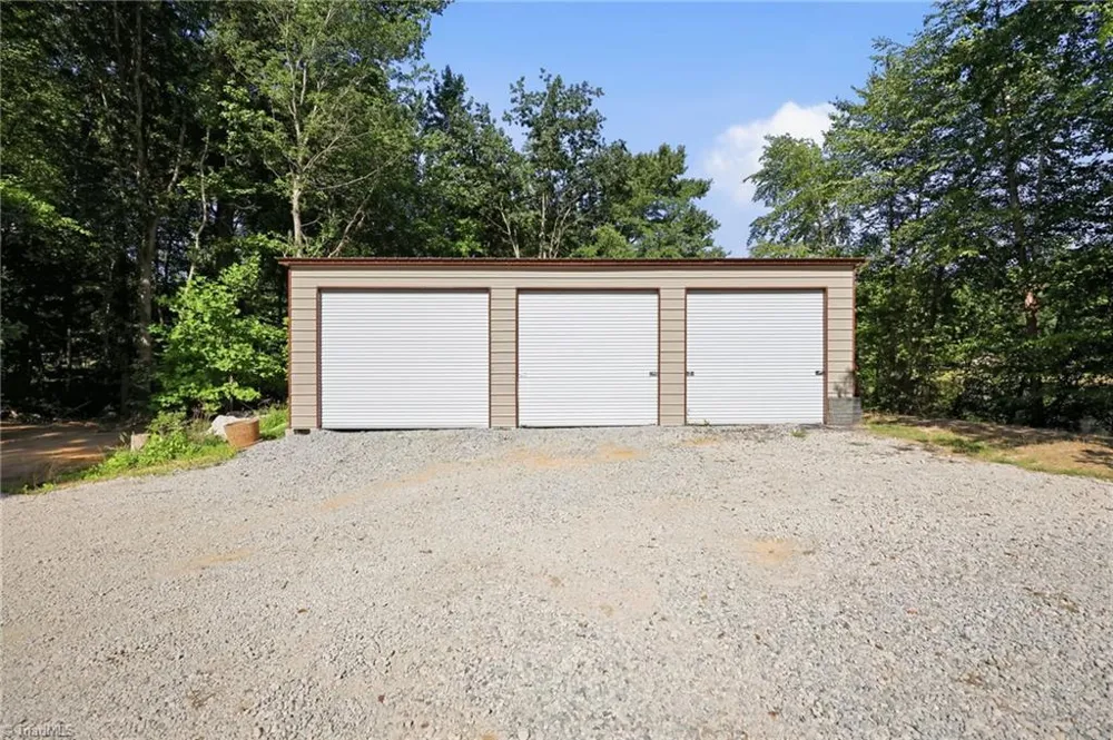 901 Decker Road Thomasville, NC 27360