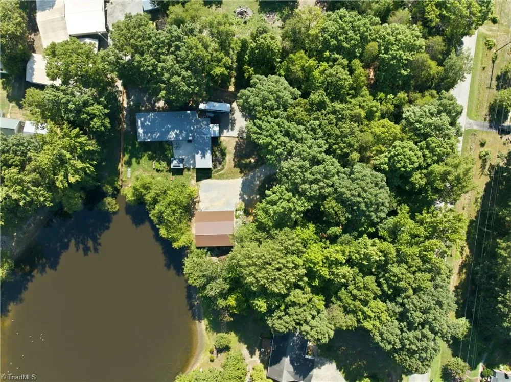 901 Decker Road Thomasville, NC 27360