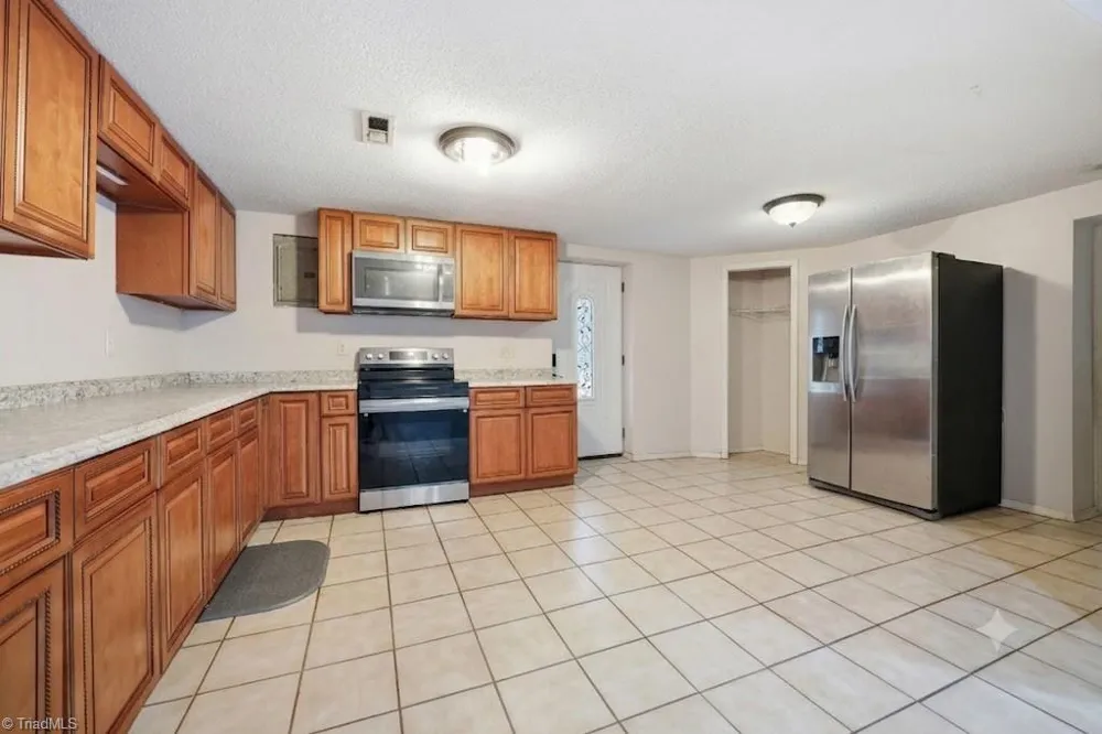 901 Decker Road Thomasville, NC 27360