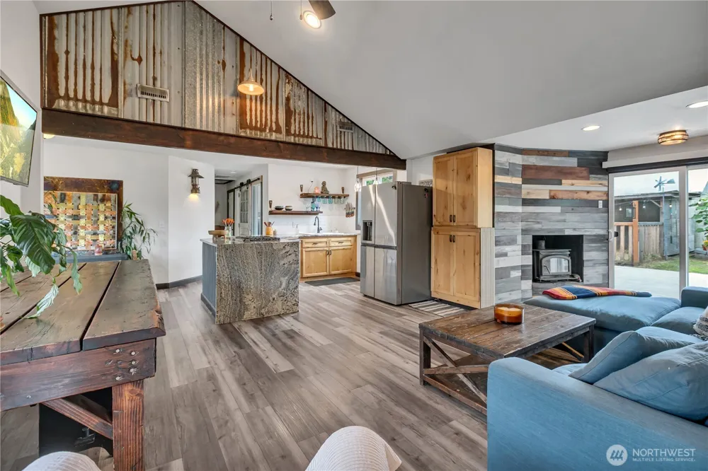 406 1st Avenue E Pacific, WA 98047
