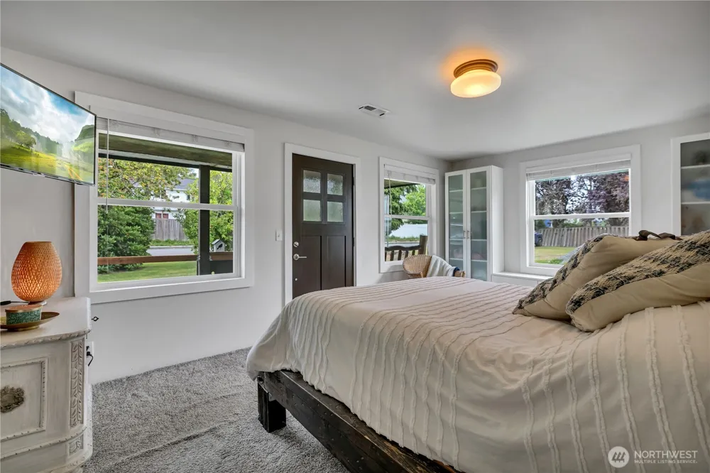 406 1st Avenue E Pacific, WA 98047
