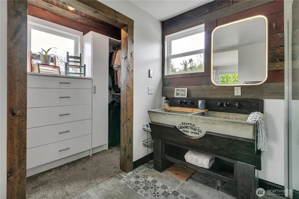 406 1st Avenue E Pacific, WA 98047