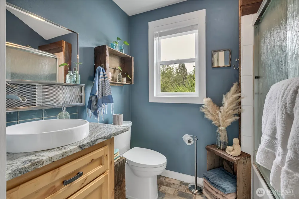 406 1st Avenue E Pacific, WA 98047