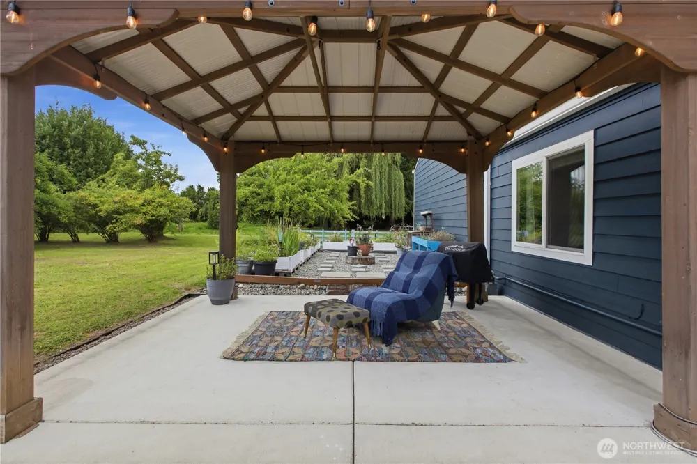 406 1st Avenue E Pacific, WA 98047