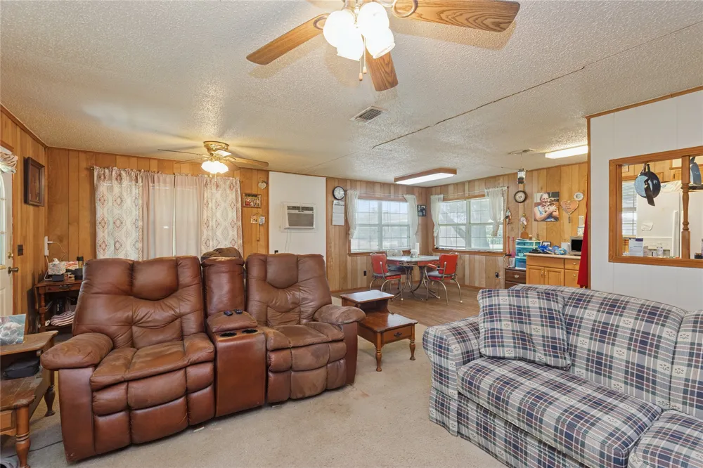 180 County Road 4255 De Kalb, TX 75559