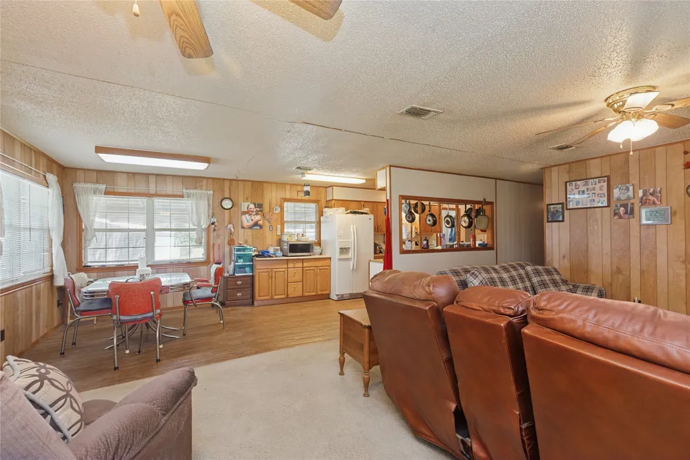 180 County Road 4255 De Kalb, TX 75559