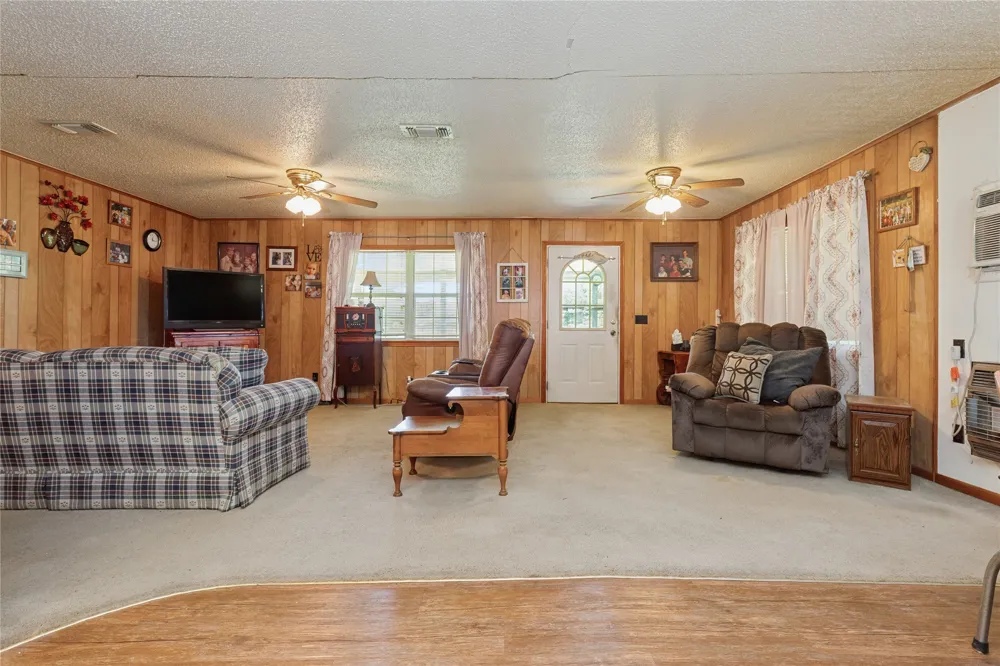 180 County Road 4255 De Kalb, TX 75559