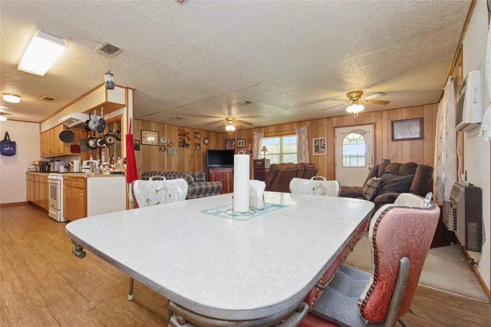 180 County Road 4255 De Kalb, TX 75559