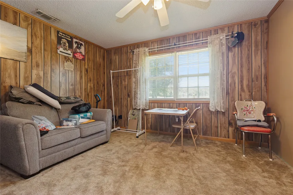 180 County Road 4255 De Kalb, TX 75559