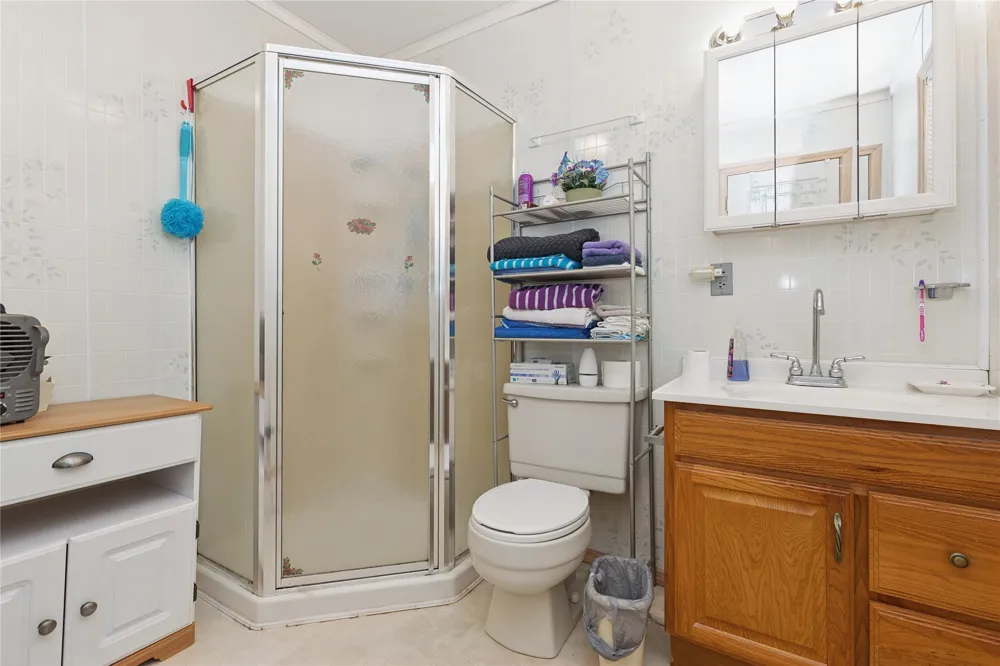 180 County Road 4255 De Kalb, TX 75559