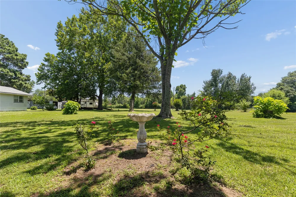 180 County Road 4255 De Kalb, TX 75559