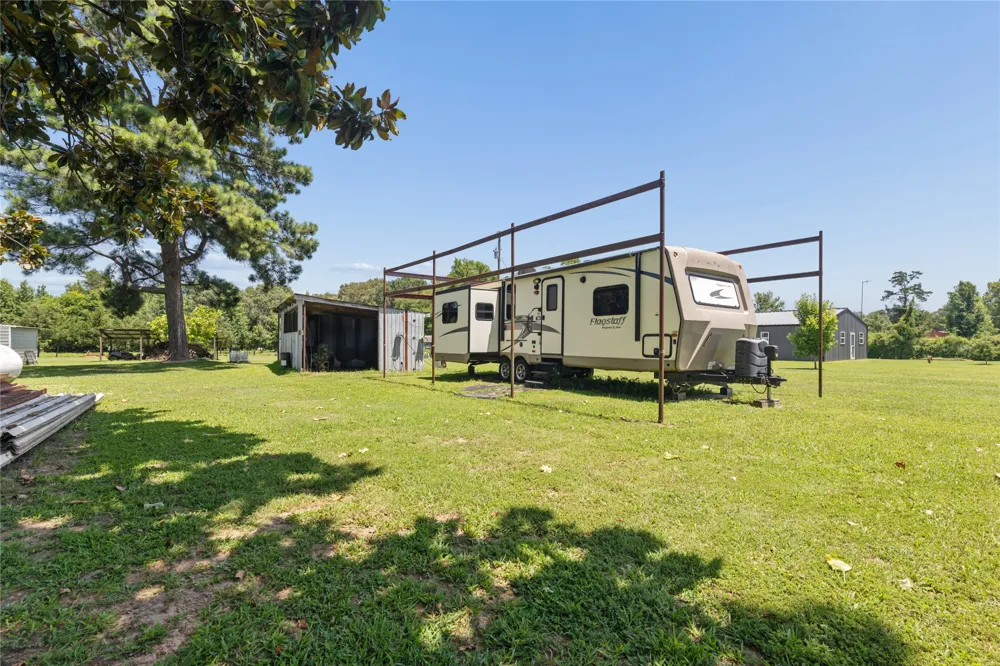 180 County Road 4255 De Kalb, TX 75559
