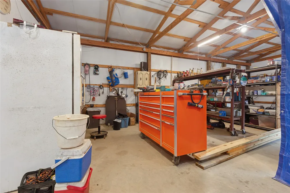 180 County Road 4255 De Kalb, TX 75559