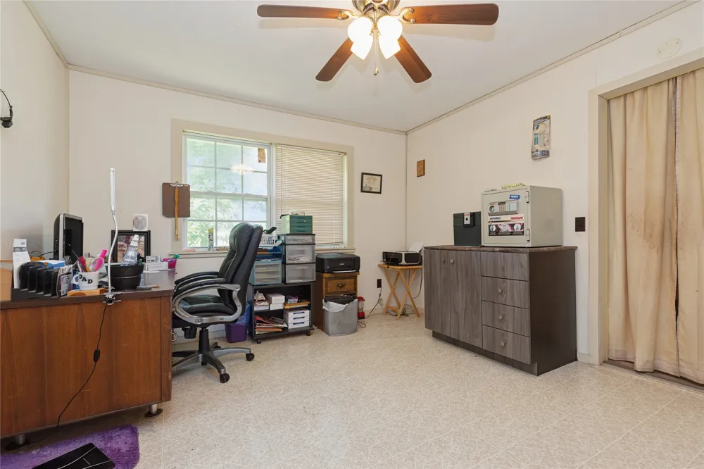 180 County Road 4255 De Kalb, TX 75559
