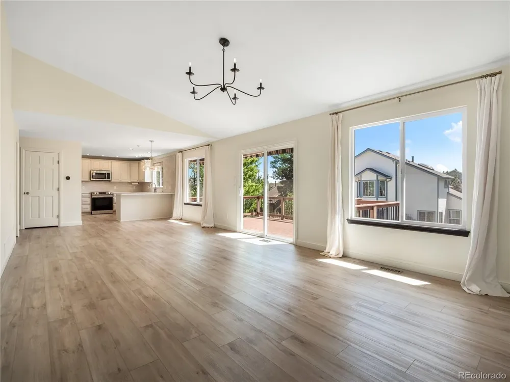 9304 Montrose Way Highlands Ranch, CO 80126